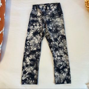 Lulu🍋 Wunder Under Crop 23”